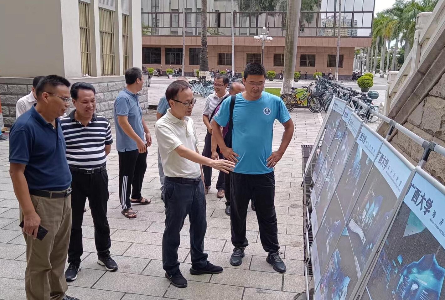 吕逸在海洋学院检查_proc.jpg